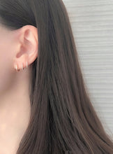Load image into Gallery viewer, Diamond Huggie Earrings